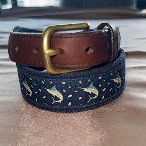 Vineyard Vines Swordfish Belt Brown Leather Blue Sailfish Silk Print Sz 26”